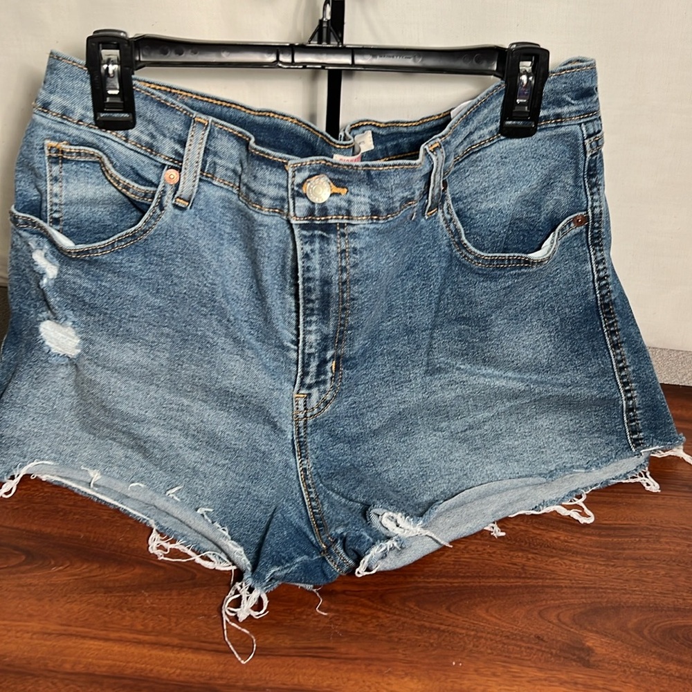 Levi Strauss, signature, distressed, blue jeans, short size 14